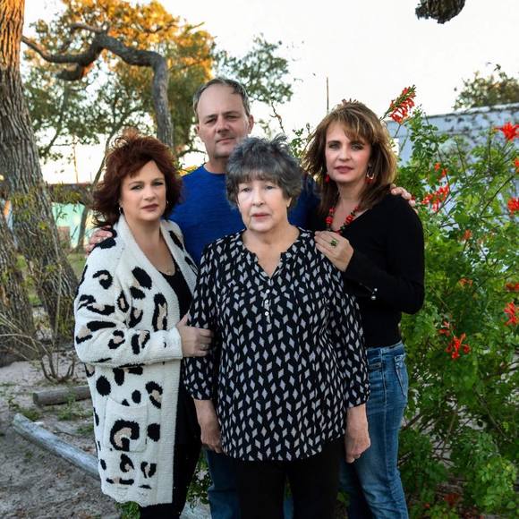 Profile Picture of Kate Bravenec (@kbravenec361) on Poshmark