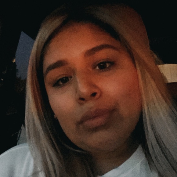 Profile Picture of Gelena Rodriguez (@gelenarodriguez) on Poshmark