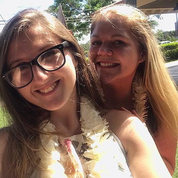 Profile Picture of Haylie Schwarzenbach (@hayliecs) on Poshmark