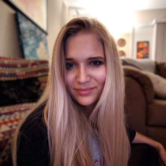 Profile Picture of Aleksandra Milewski (@amilewski2015) on Poshmark