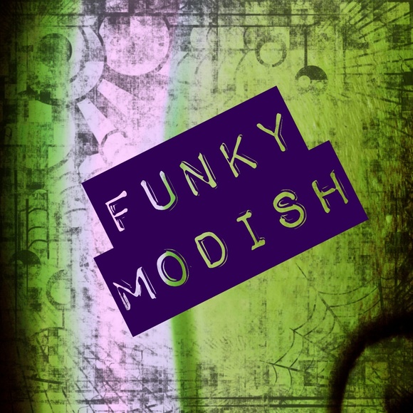Profile Picture of Luci Stremme (@funky_modish) on Poshmark