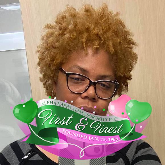 Profile Picture of Raymona Easterling (@anomyar22) on Poshmark