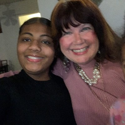 Profile Picture of Lora Lee Patterson (@LoraLeePatters6) on Twitter