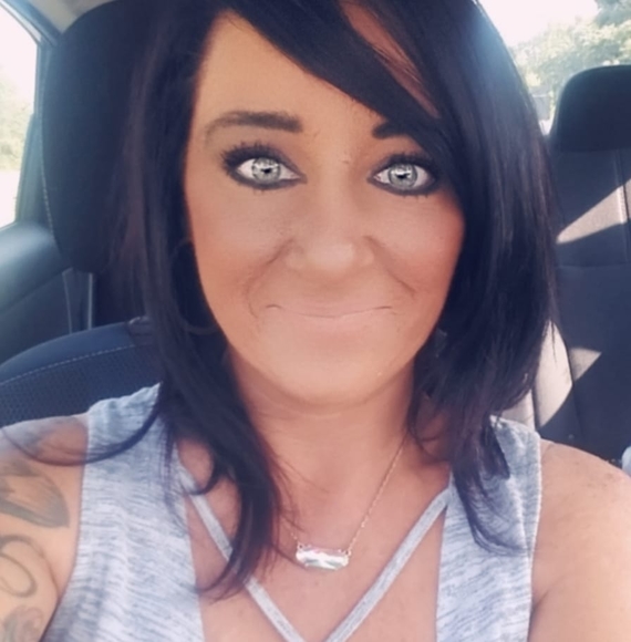 Profile Picture of Crystal Nagel (@crystal_nagel) on Poshmark