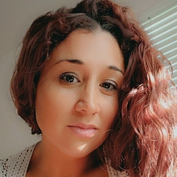 Profile Picture of Stephanie Gammon (@sgammon88) on Poshmark