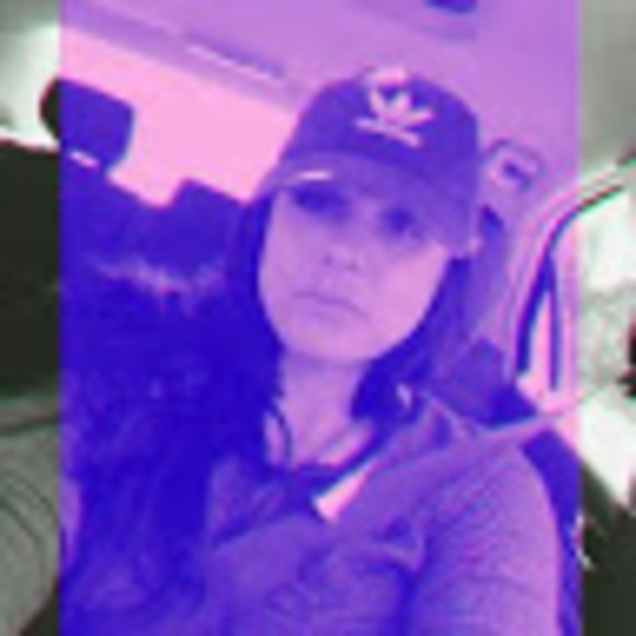 Profile Picture of Gina Oggiani (@ginaoggiani83) on Poshmark