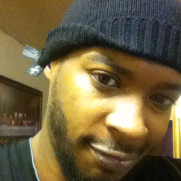 Profile Picture of Erik Gordon (@erik13) on Poshmark