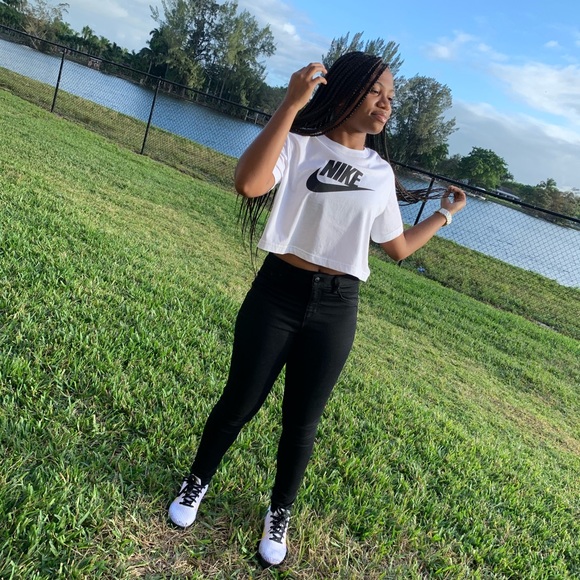Profile Picture of Samara Sams (@mixedgirlmara) on Poshmark