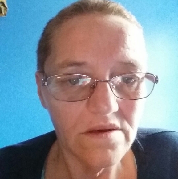 Profile Picture of Tina Keen (@tinakeen2017) on Poshmark