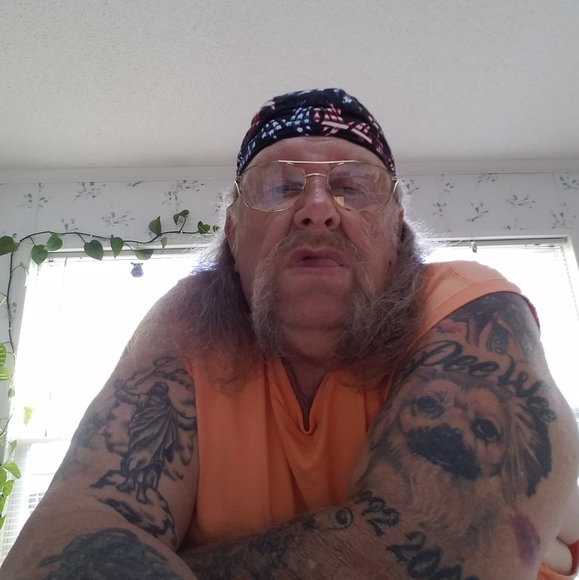 Profile Picture of Michael Otey (@michaelotey) on Poshmark