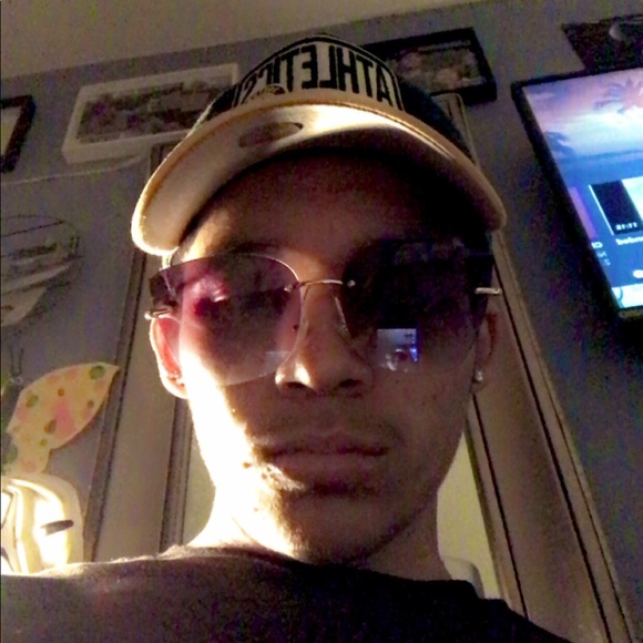 Profile Picture of Joshua Minero (@joshua20k977) on Poshmark