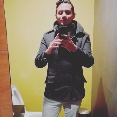 Profile Picture of Esteban Longoria (@SteveK1) on Twitter