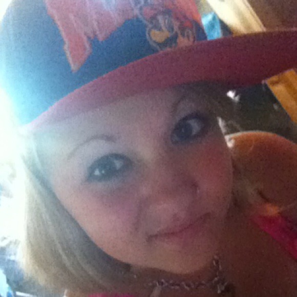 Profile Picture of Brianna Fredenberg (@shortylover) on Poshmark