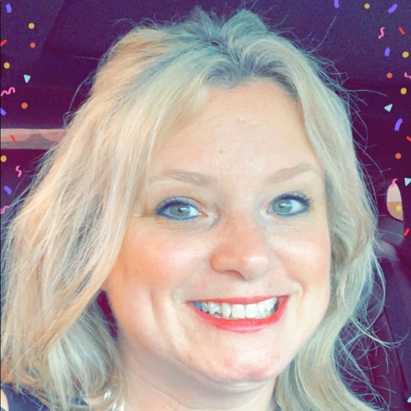 Brenda Reidlinger - Poshmark Profile Picture of Brenda Reidlinger (@breidlinger) on Poshmark