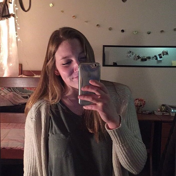 Profile Picture of Morgan Crompton (@whorgy) on Poshmark