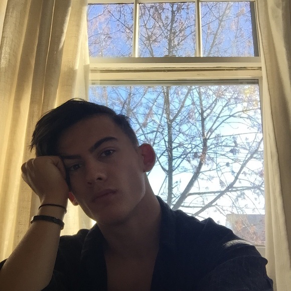 Profile Picture of Vadim Shakhov (@vadimshakhov) on Poshmark