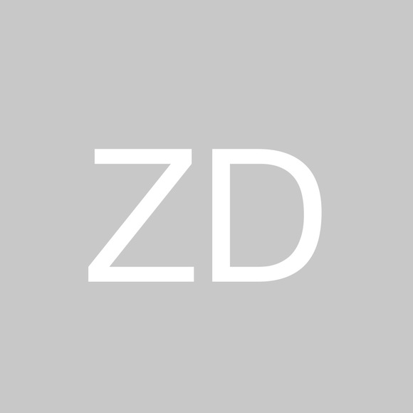 Profile Picture of Zeenia Diventri (@zeeniadiventri) on Poshmark