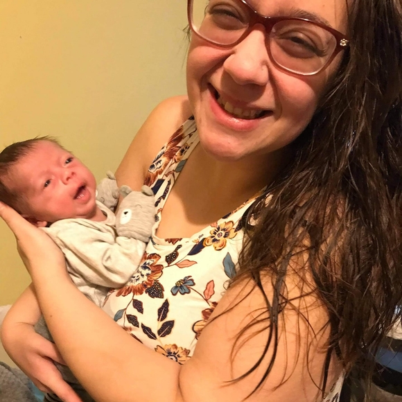 Angellina Bonaddio - Poshmark Profile Picture of Angellina Bonaddio (@linabeana89) on Poshmark