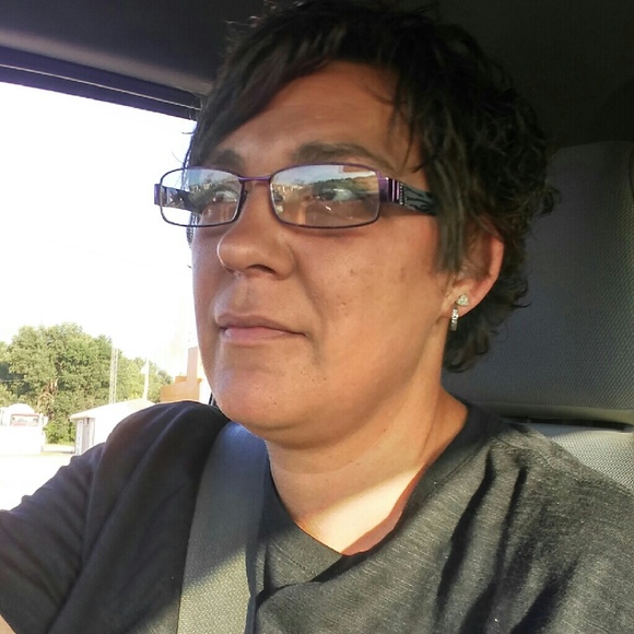 Profile Picture of Brandy Stidham (@littledoe74) on Poshmark