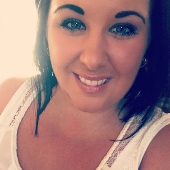 Profile Picture of Jenna Peyton (@jennapeyton) on Poshmark