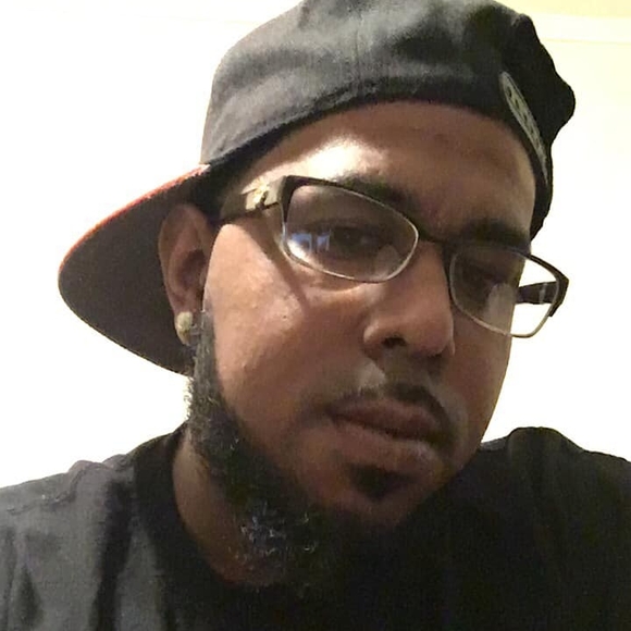 Profile Picture of Chase Benjamins (@chasebenjamins) on Poshmark