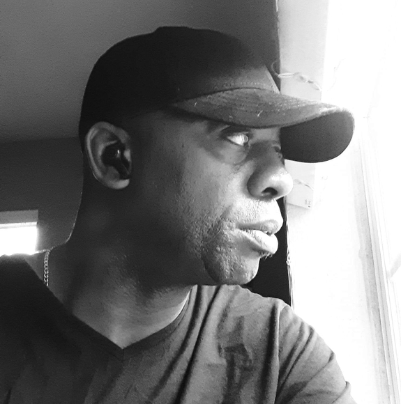 Profile Picture of Paul Mathews (@pmat324) on Poshmark