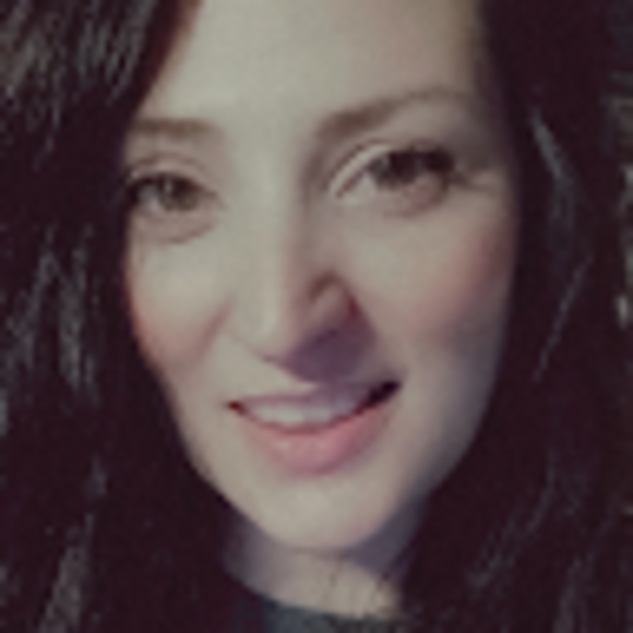 Profile Picture of Amanda Dawn (@amanda3810) on Poshmark