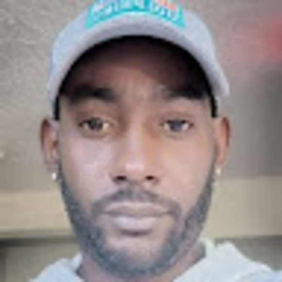 Profile Picture of Luis felipe Rivera veranes (@frivera1518) on Poshmark