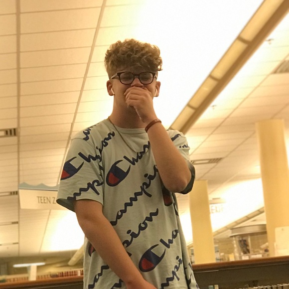 Profile Picture of Michael Schissler (@schiss33) on Poshmark