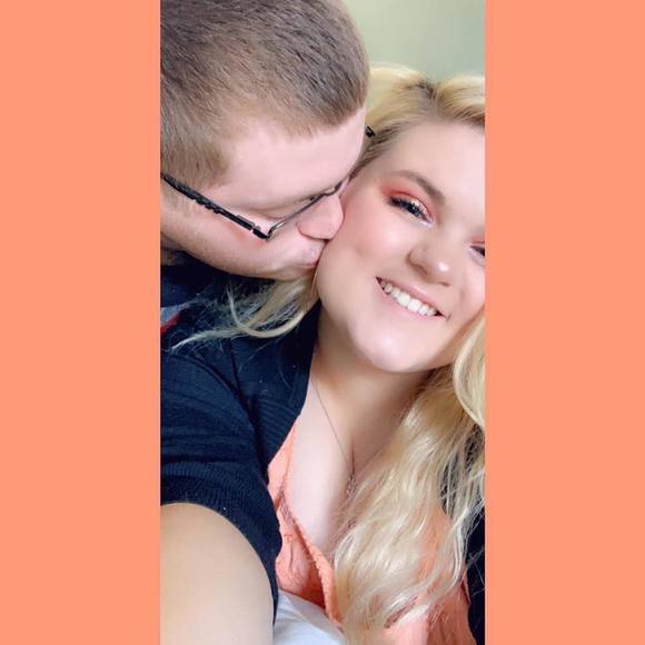 Profile Picture of Stephanie Cremeans (@mgkallday) on Poshmark