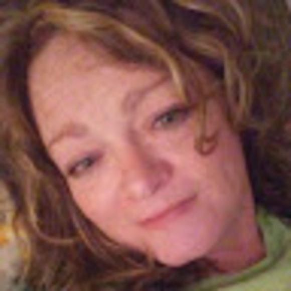 Profile Picture of Jimmyann Crosby (@jimmyanncrosby) on Poshmark