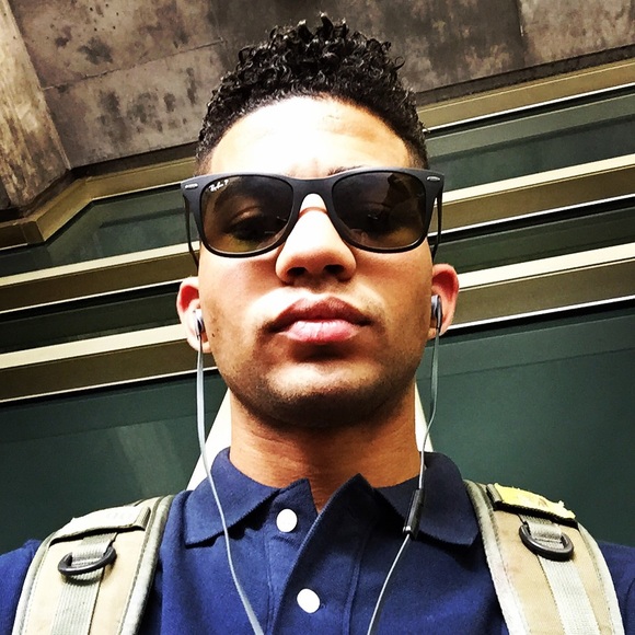 Profile Picture of Ferrer Castro (@ca5tr02) on Poshmark