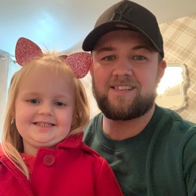 Profile Picture of Mark Simons (@Marksimons_12) on Twitter