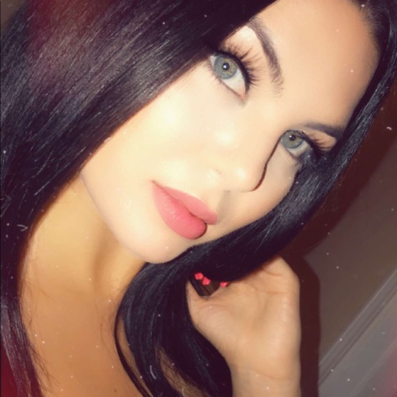 Profile Picture of Cassie Gordon (@gordonc3926) on Poshmark