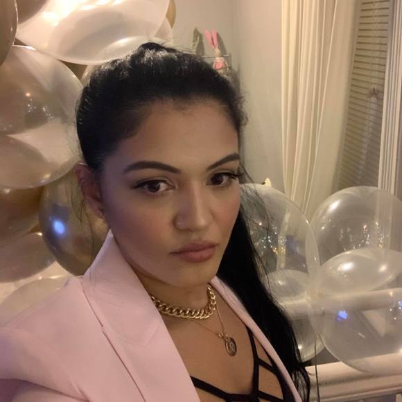 Profile Picture of Daniela nilson Correabarros (@correia324) on Poshmark