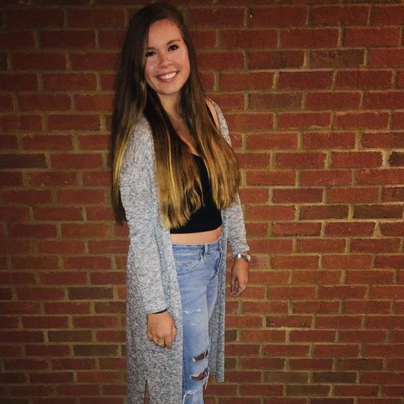 Profile Picture of Tabea Soelter (@tabeams) on Poshmark