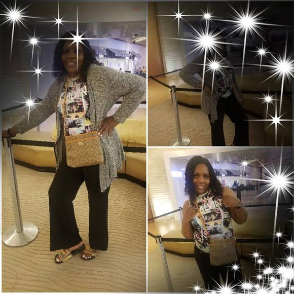 Profile Picture of Cassandra Aitkens (@esavia) on Poshmark