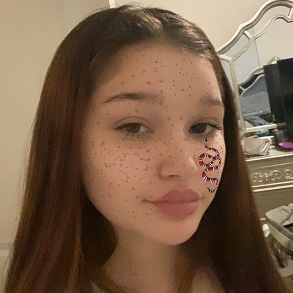 Profile Picture of Haley Meeks (@haleyrochellle) on Poshmark