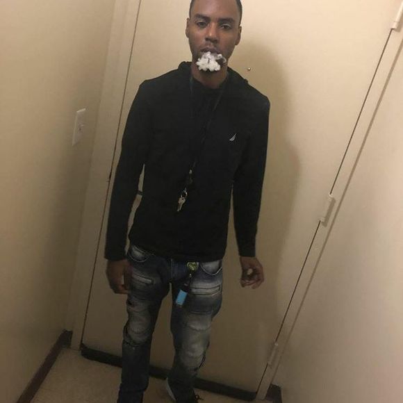 Profile Picture of Dashawn Wallace (@dashawnwallace) on Poshmark