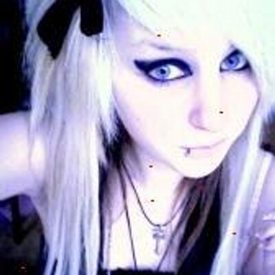 Profile Picture of Robin Brady (@tupanifa) on Twitter