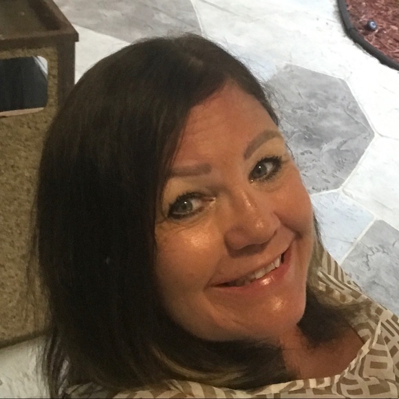 Profile Picture of Sabrina Schultz (@sabby62) on Poshmark