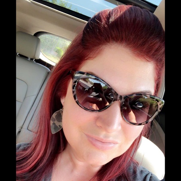 Profile Picture of Amanda Bruffy (@amanda_bruffy) on Poshmark