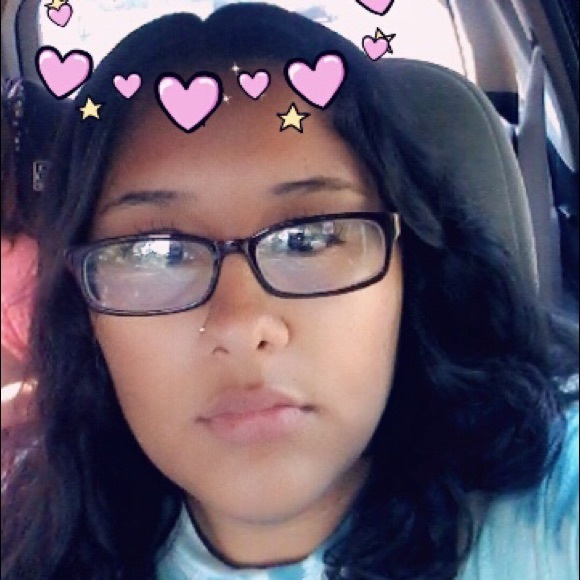 Jennifer Hollimon - Poshmark Profile Picture of Jennifer Hollimon (@jennni18) on Poshmark