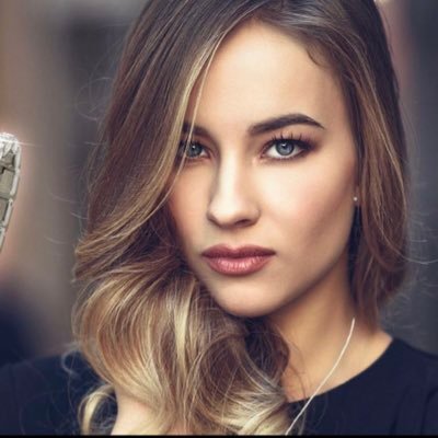 Profile Picture of Anne Kawai (@AnneKawai2) on Twitter