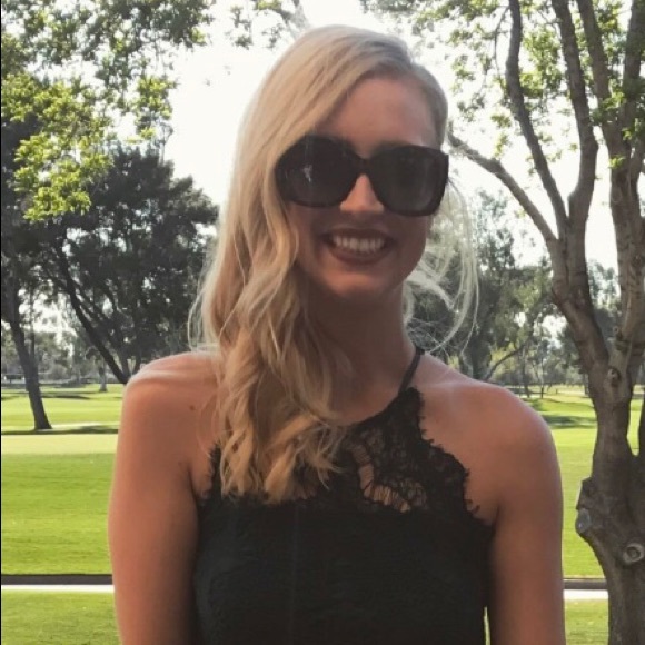 Profile Picture of Keely Moore (@keelymoore4444) on Poshmark