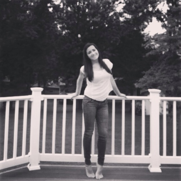 Profile Picture of Josie Monath (@josielynn_xo) on Poshmark