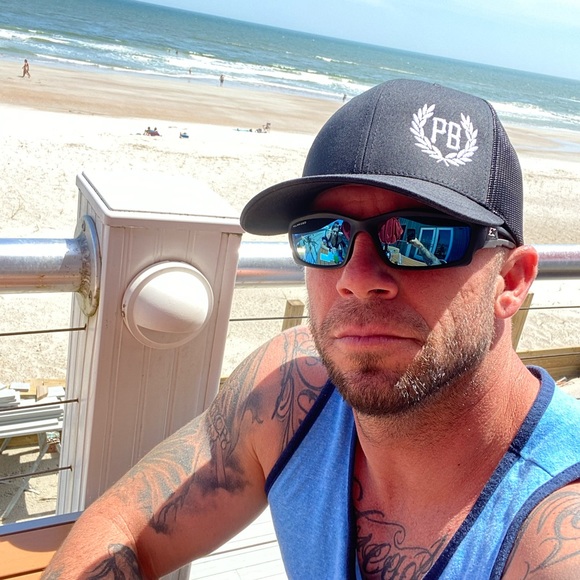 Profile Picture of Brandon Custer (@bcust) on Poshmark