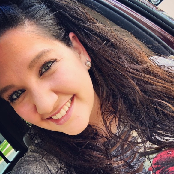 Profile Picture of Megan Jesuele (@meganxjesuele) on Poshmark