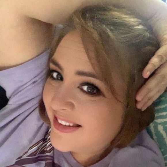 Profile Picture of Traci Belknap (@snickers21375) on Poshmark
