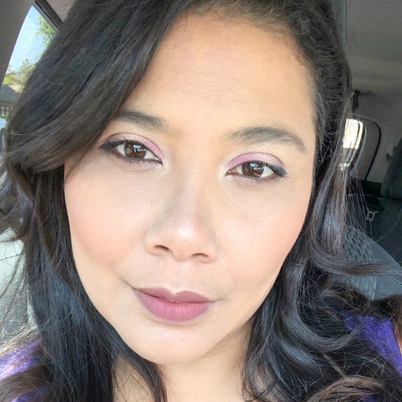 Profile Picture of Alexa Fernandez (@alexa_fernandez) on Poshmark